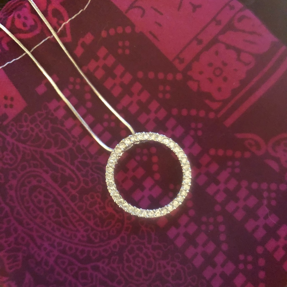 Pretty necklace and pendant